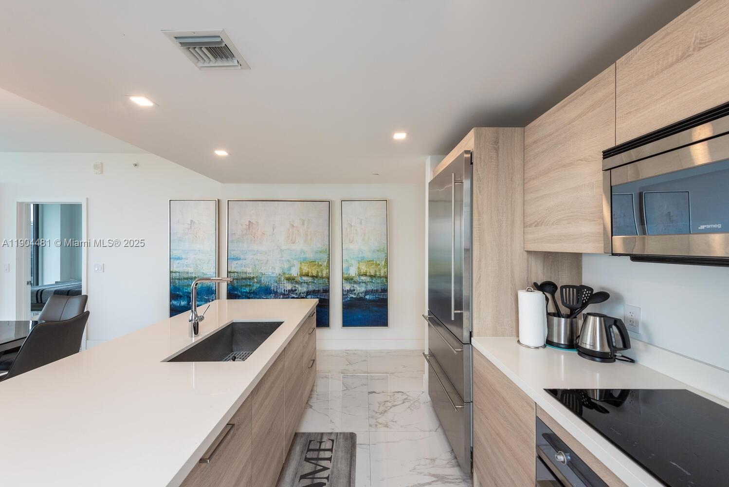 THE HARBOUR NORTH CONDO - Residential Lease