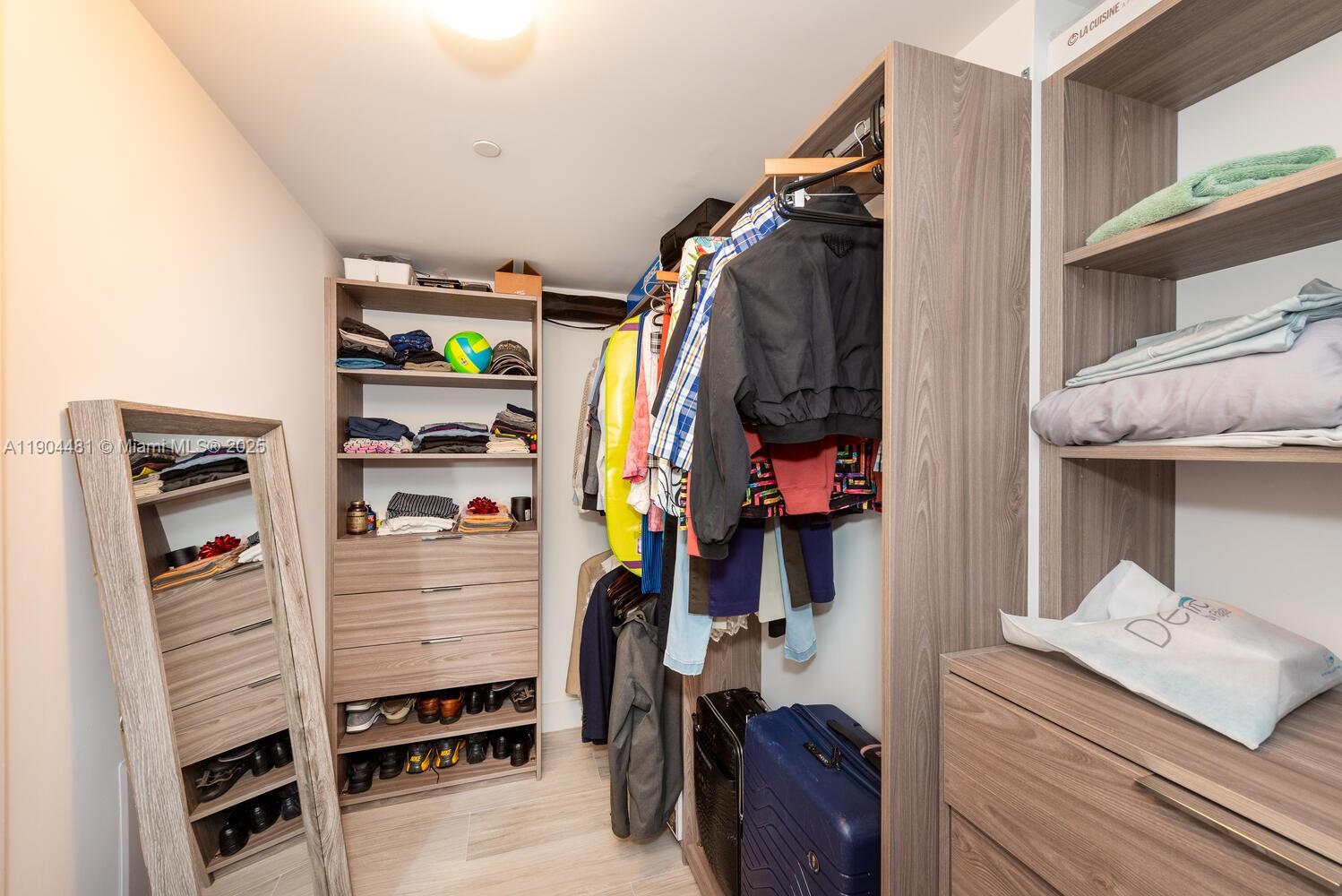 THE HARBOUR NORTH CONDO - Residential Lease