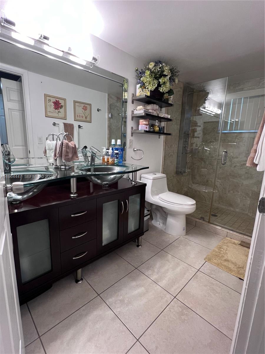 LAS VISTAS AT DORAL CONDO - Residential