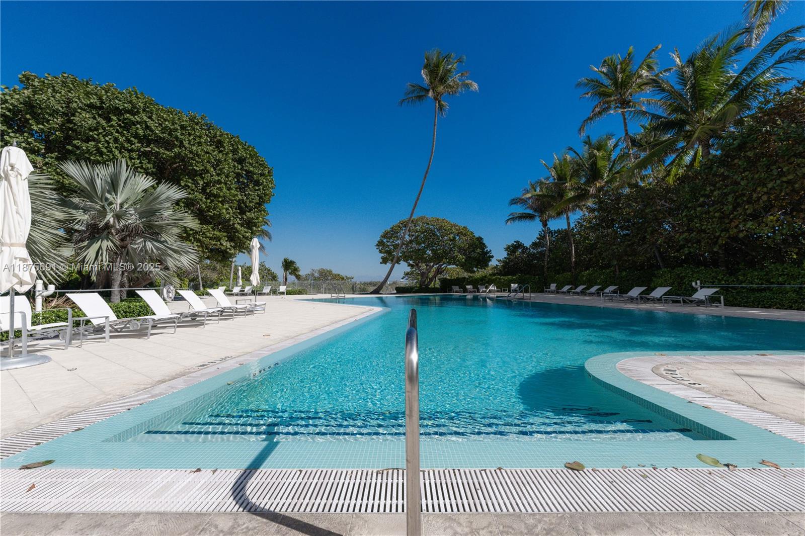 ISLAND HOUSE APT INC - CO - Residential