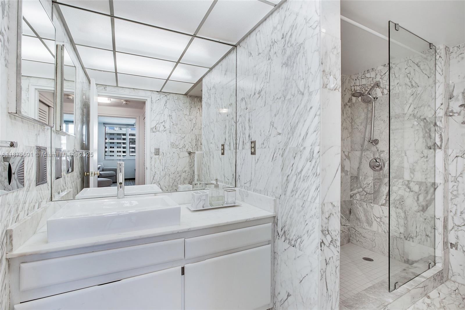 ISLAND HOUSE APT INC - CO - Residential