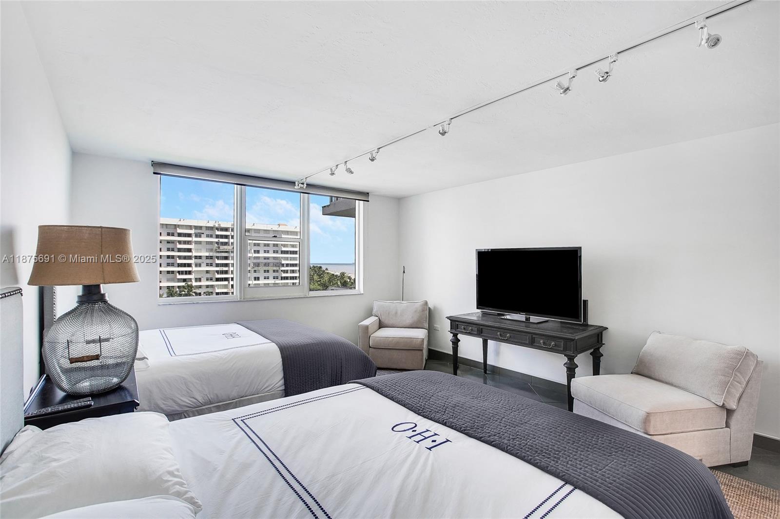 ISLAND HOUSE APT INC - CO - Residential