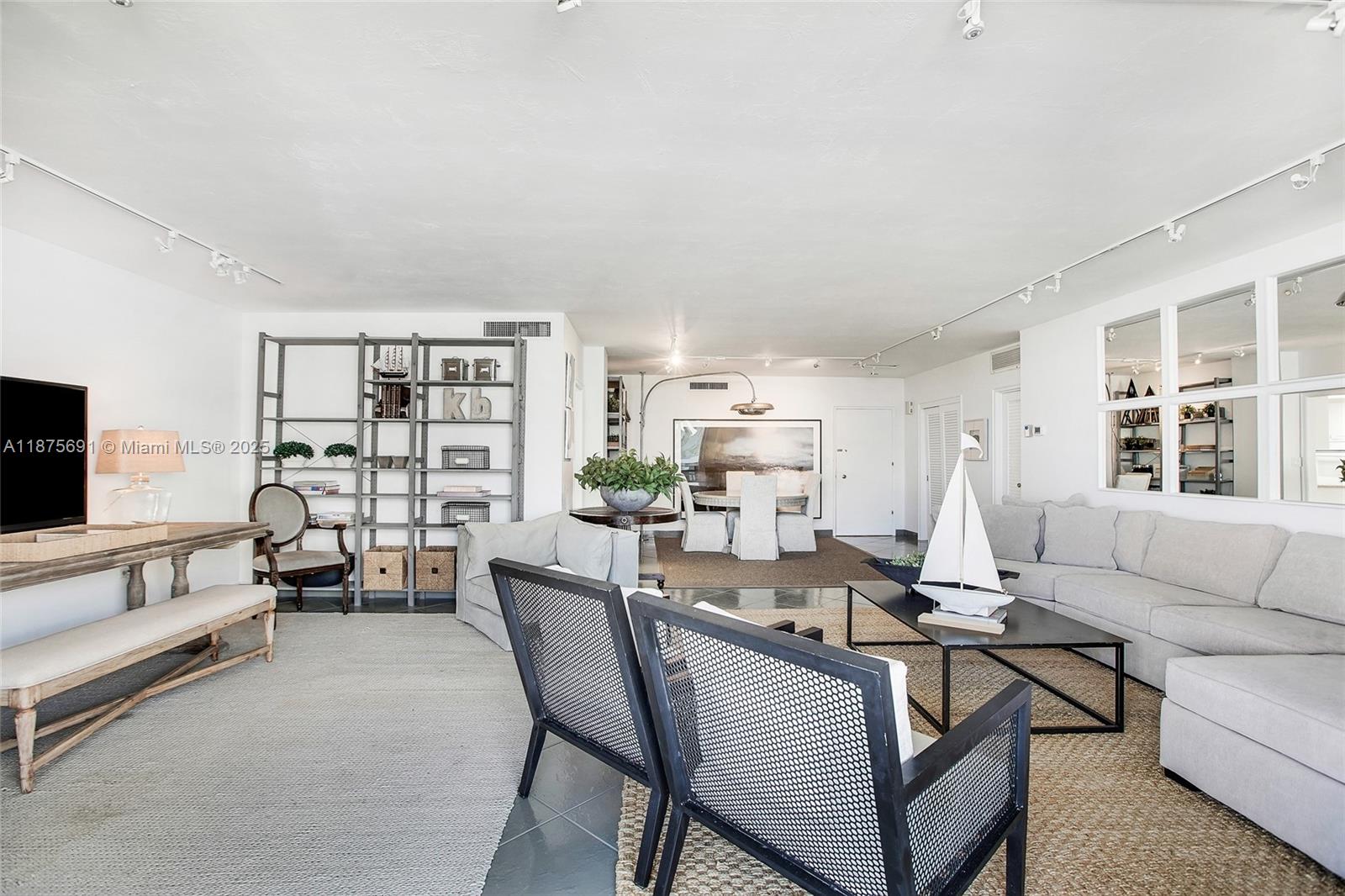 ISLAND HOUSE APT INC - CO - Residential