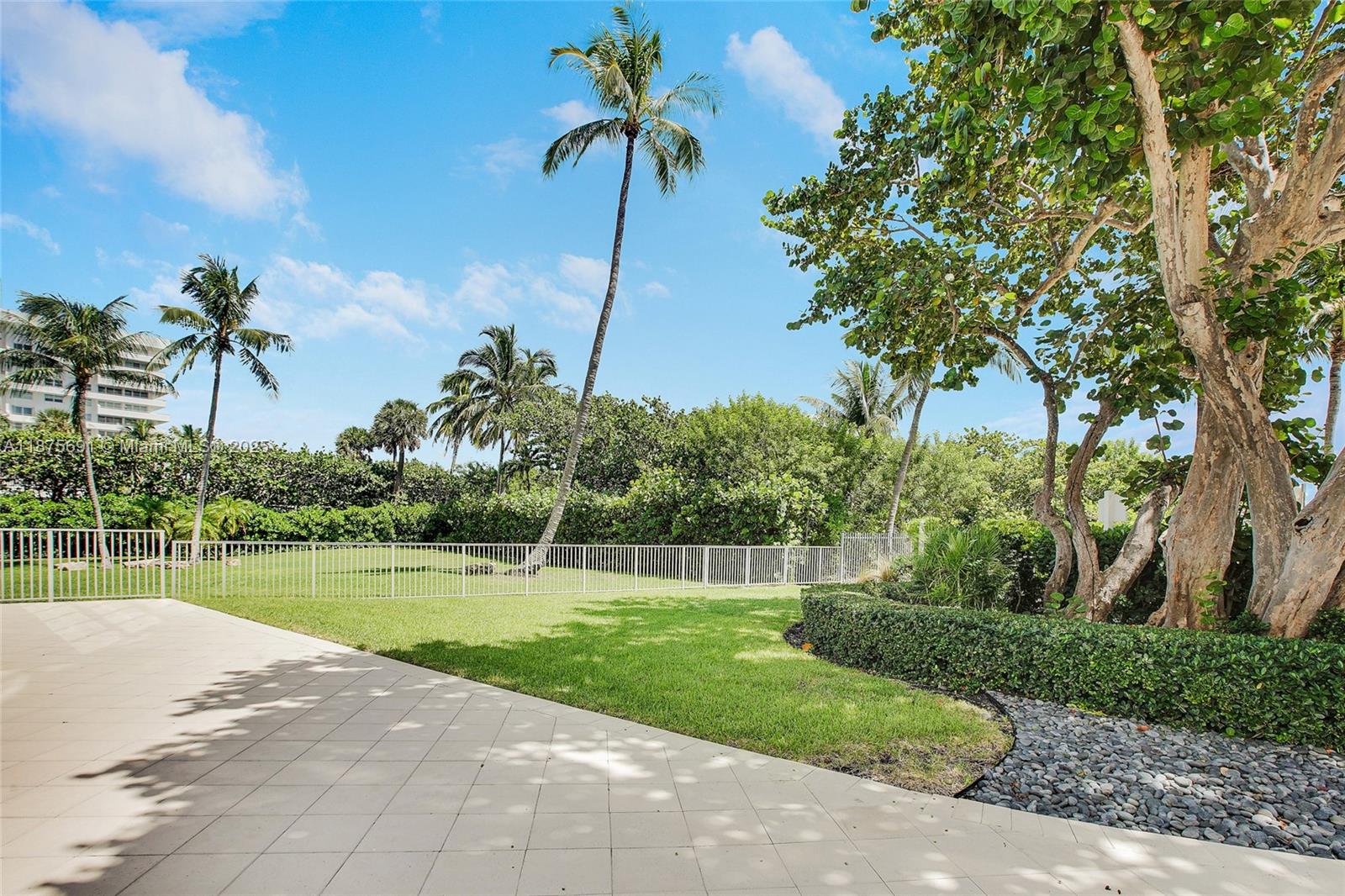 ISLAND HOUSE APT INC - CO - Residential