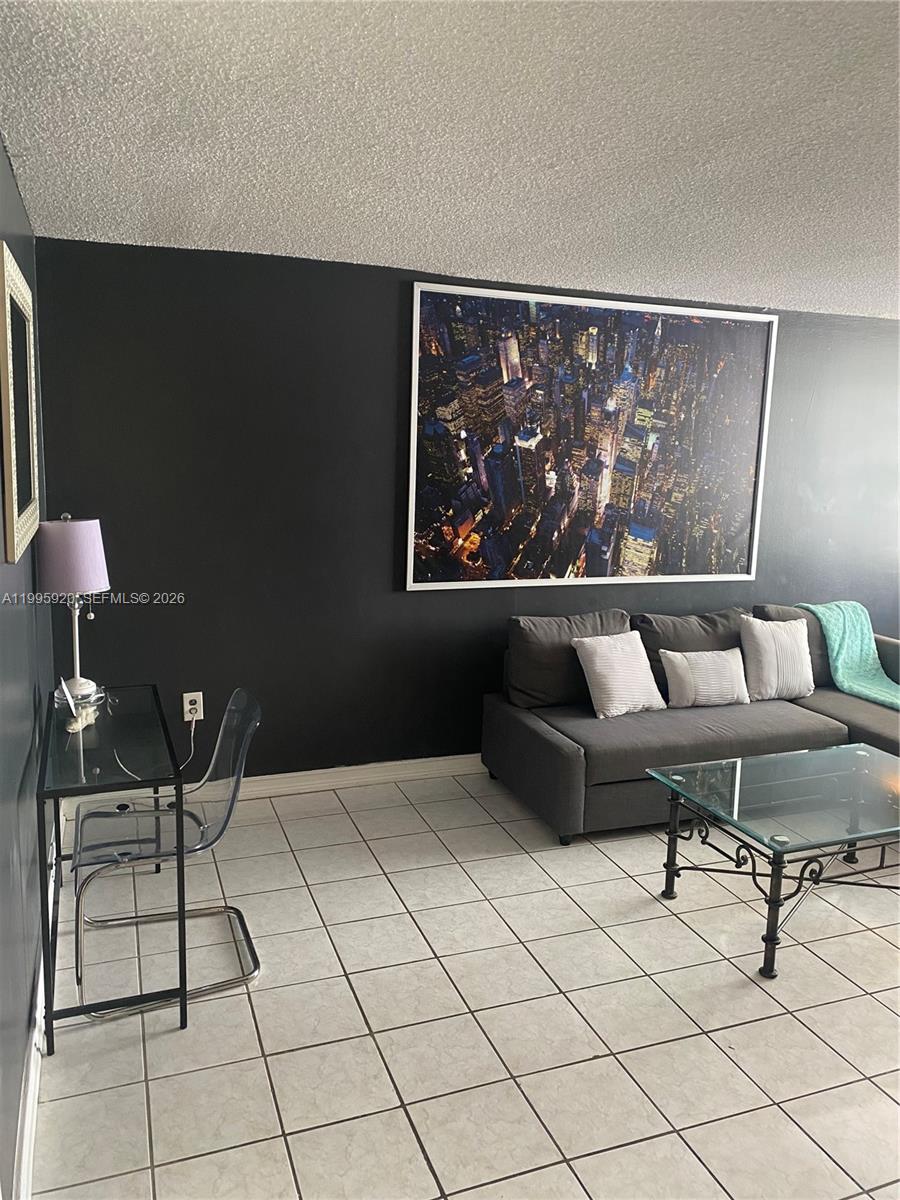 1732 Meridian Ave 504