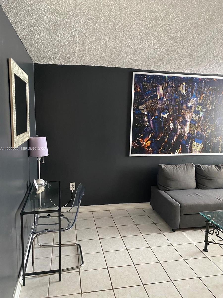 1732 Meridian Ave 504