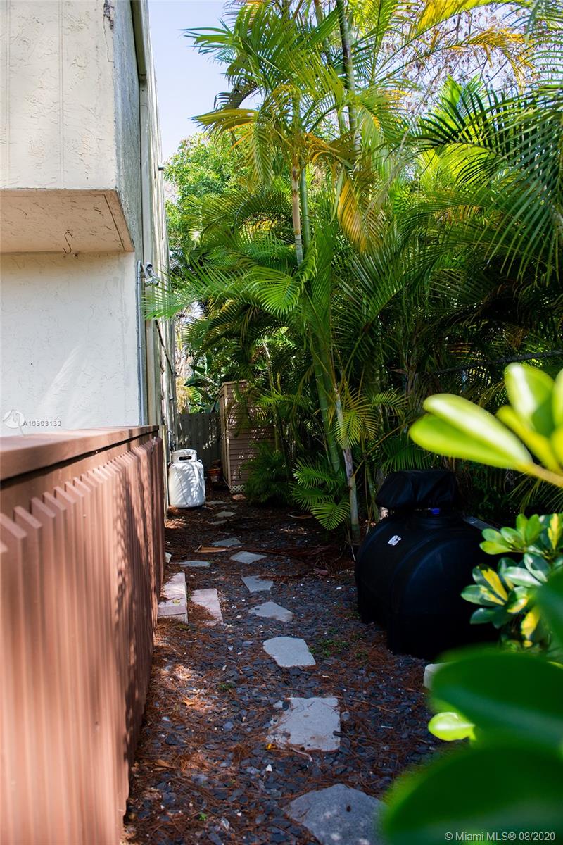 TROPICAL GARDENS AMEN PLA - Residential