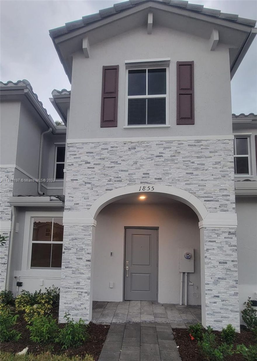 Incredible 2 year old, 3 bed, 2.5 bath, 2 parking townhome in the exclusive Homestead community, The Riviera by Lennar. Laminate flooring on the first and second floors, the kitchen has tall dark wood cabinets and top of the line stainless steel appliances. Fully wired with optical cable for maximum internet speed. Washer and dryer included. Tankless water heater. Outdoor patio area fenced and gated, hurricane panels. The resort-style clubhouse features a swimming pool, children's pool, full fitness center, and splash park. Very well finished unit in the best area of Homestead Schools, close to Baptist Hospital, Homestead Air Reserve Base, Walgreens, Publix, easy access to Florida Turnpike, restaurants and shops. Excellent investment opportunity current tenant rent $2,600.00 m/o