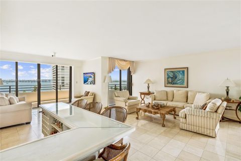 Condominium in Miami FL 151 15th Rd Rd.jpg
