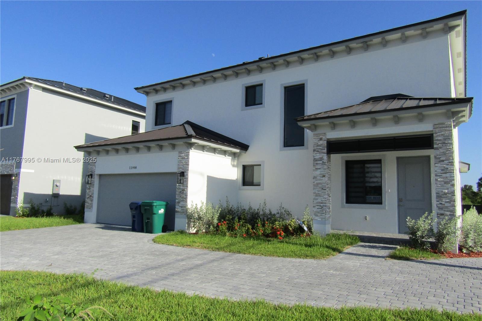 11998 Sw 232nd St, Miami, Broward County, Florida - 4 Bedrooms  
3 Bathrooms - 