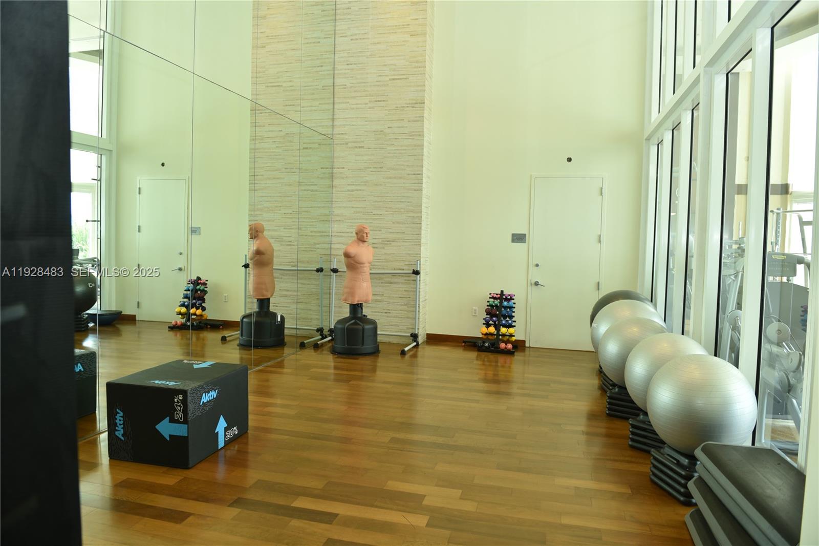 TDR TOWER I CONDO - Residential