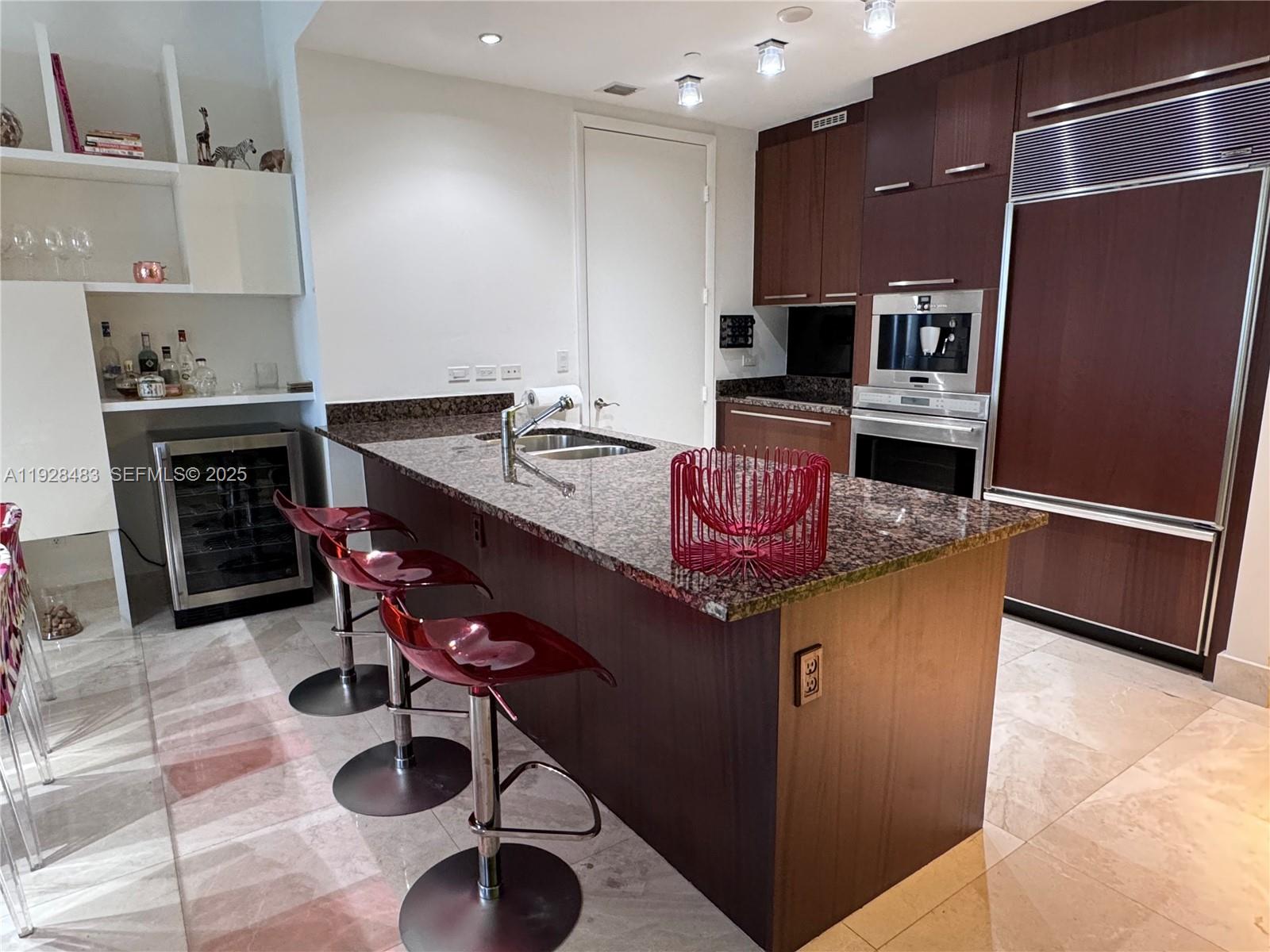 TDR TOWER I CONDO - Residential