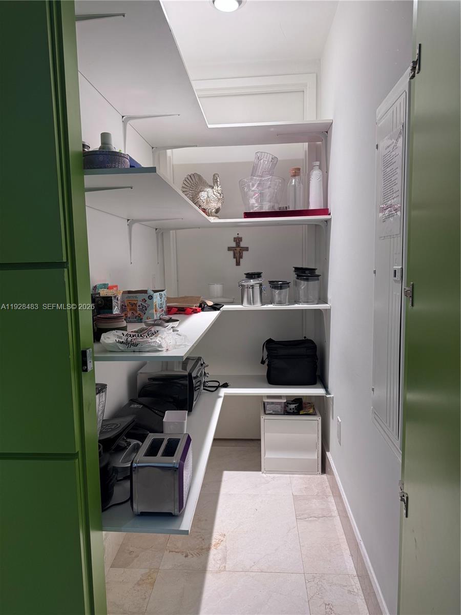 TDR TOWER I CONDO - Residential