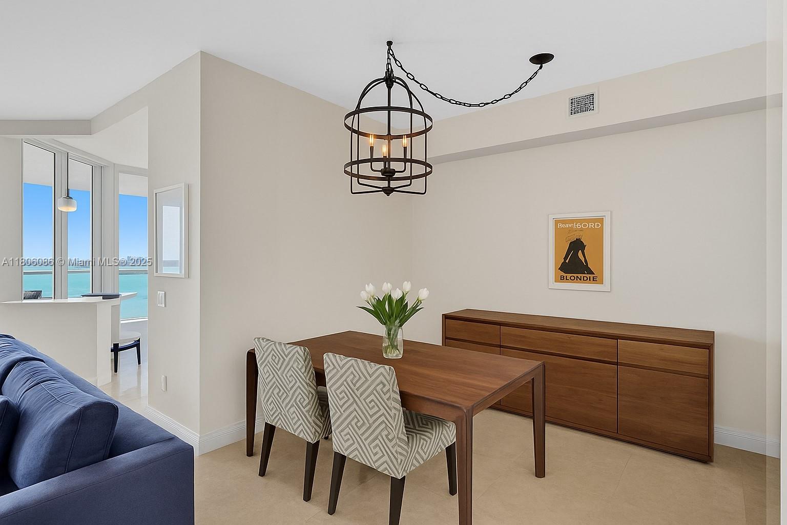 4779 Collins Ave 4006