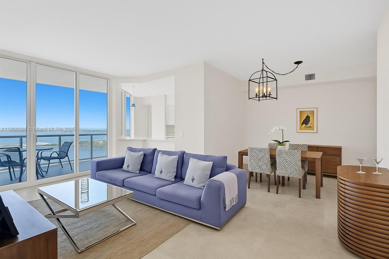 4779 Collins Ave 4006