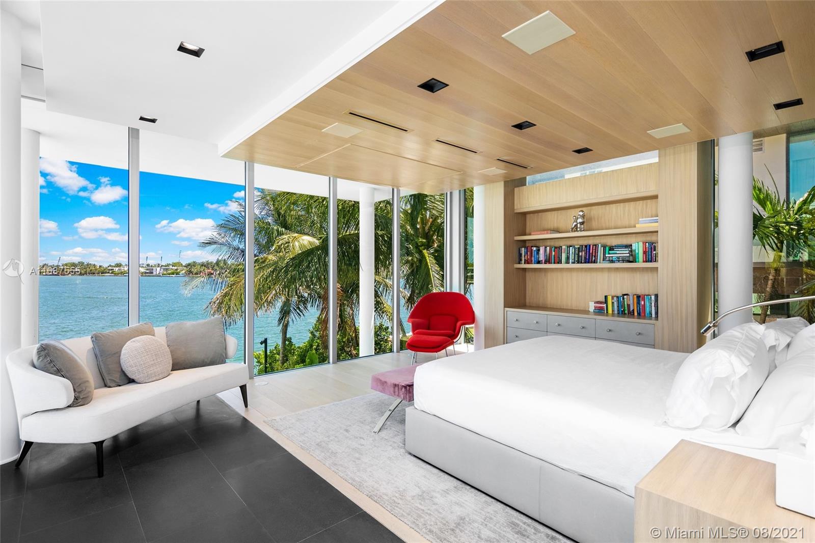 SAN MARINO ISLAND - Residential