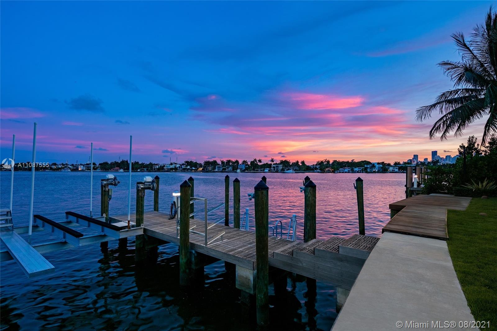 SAN MARINO ISLAND - Residential