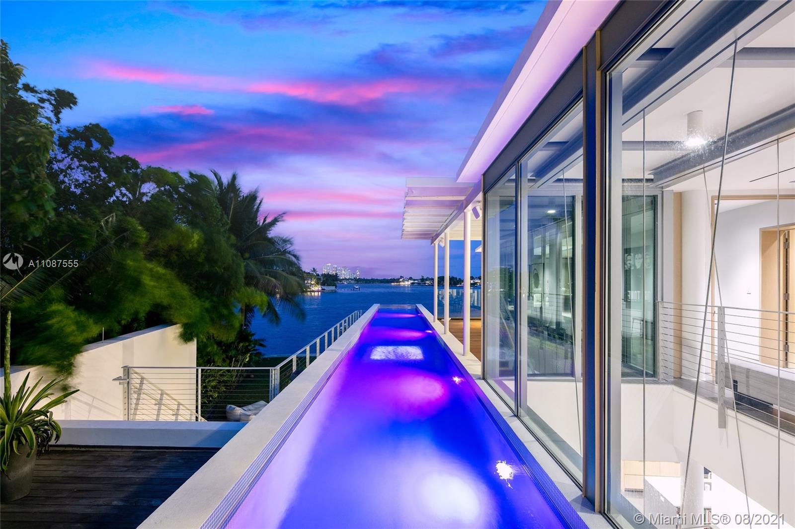 SAN MARINO ISLAND - Residential