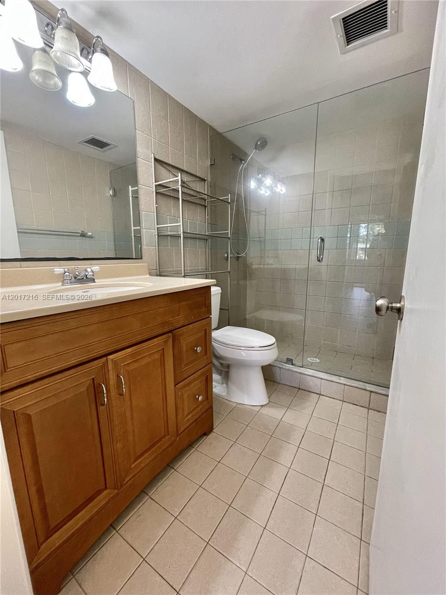 WATERGATE CONDOMINIUM NO - Residential Lease