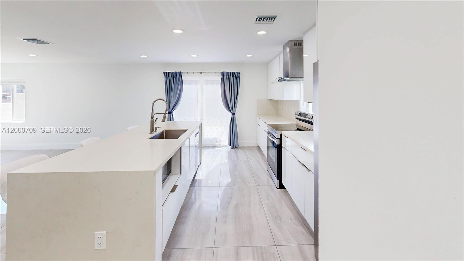 LIBERTY CITY - Residential