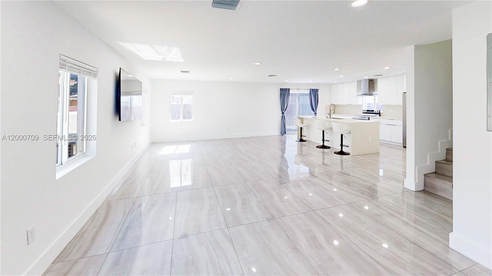 LIBERTY CITY - Residential