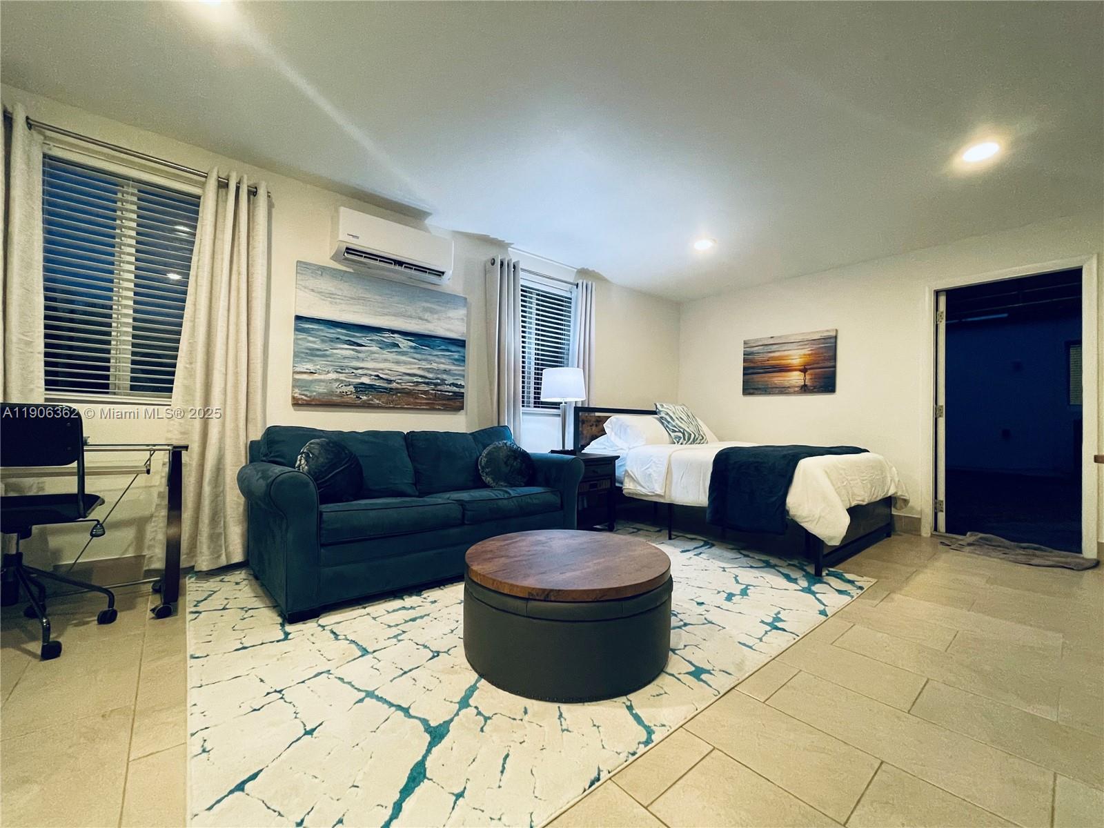 SPANISH COURT - Residential Lease