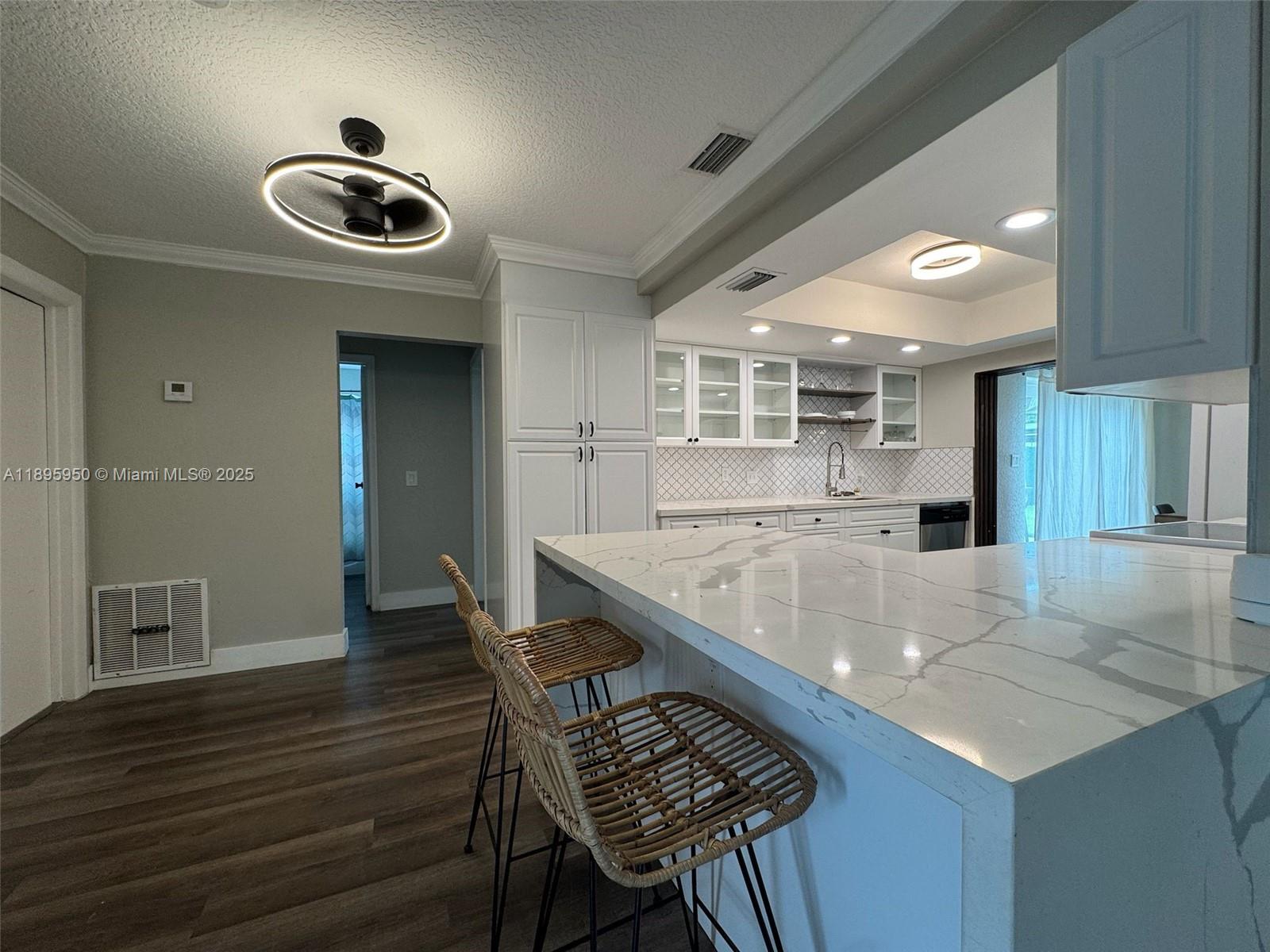 SUNRISE GOLF VILLAGE SE 20 - Residential Lease