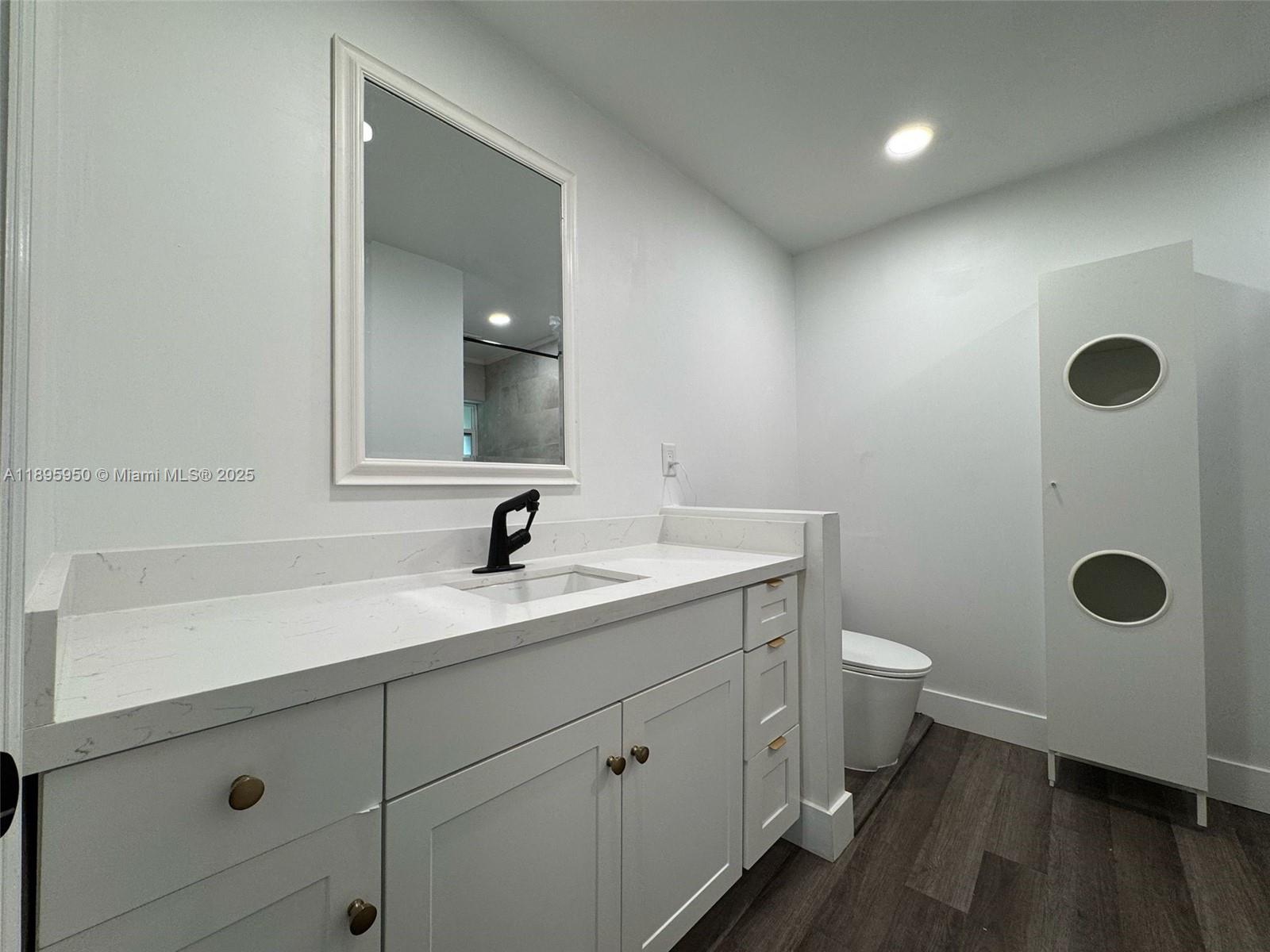 SUNRISE GOLF VILLAGE SE 20 - Residential Lease