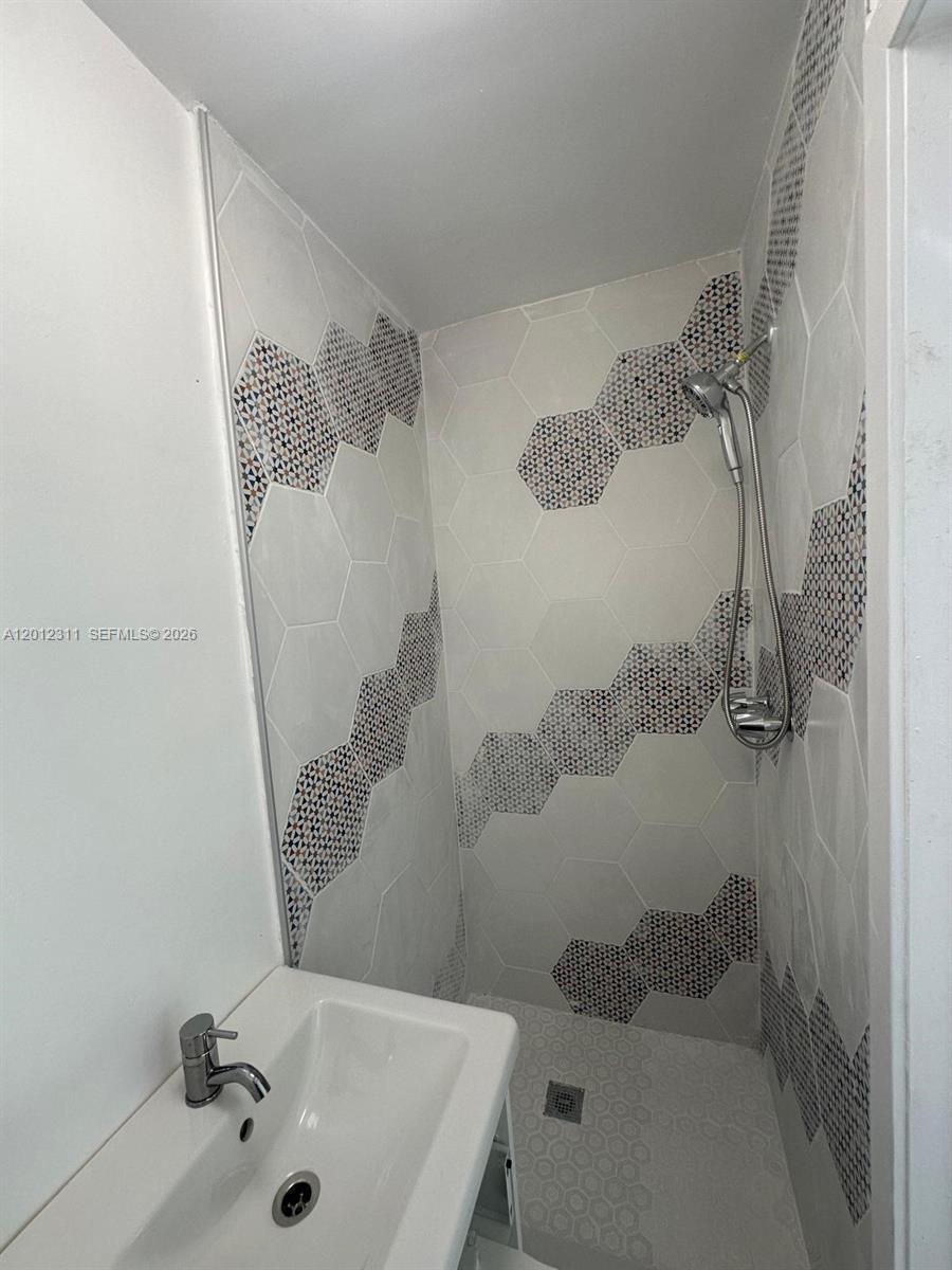 WHISPERING PINES EST SEC - Residential