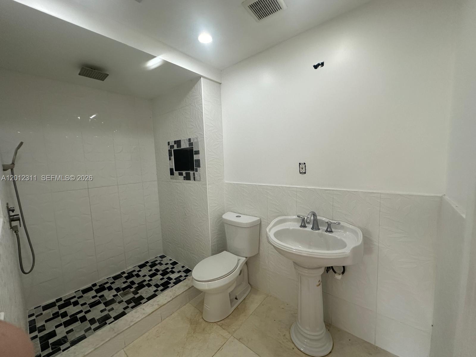 WHISPERING PINES EST SEC - Residential
