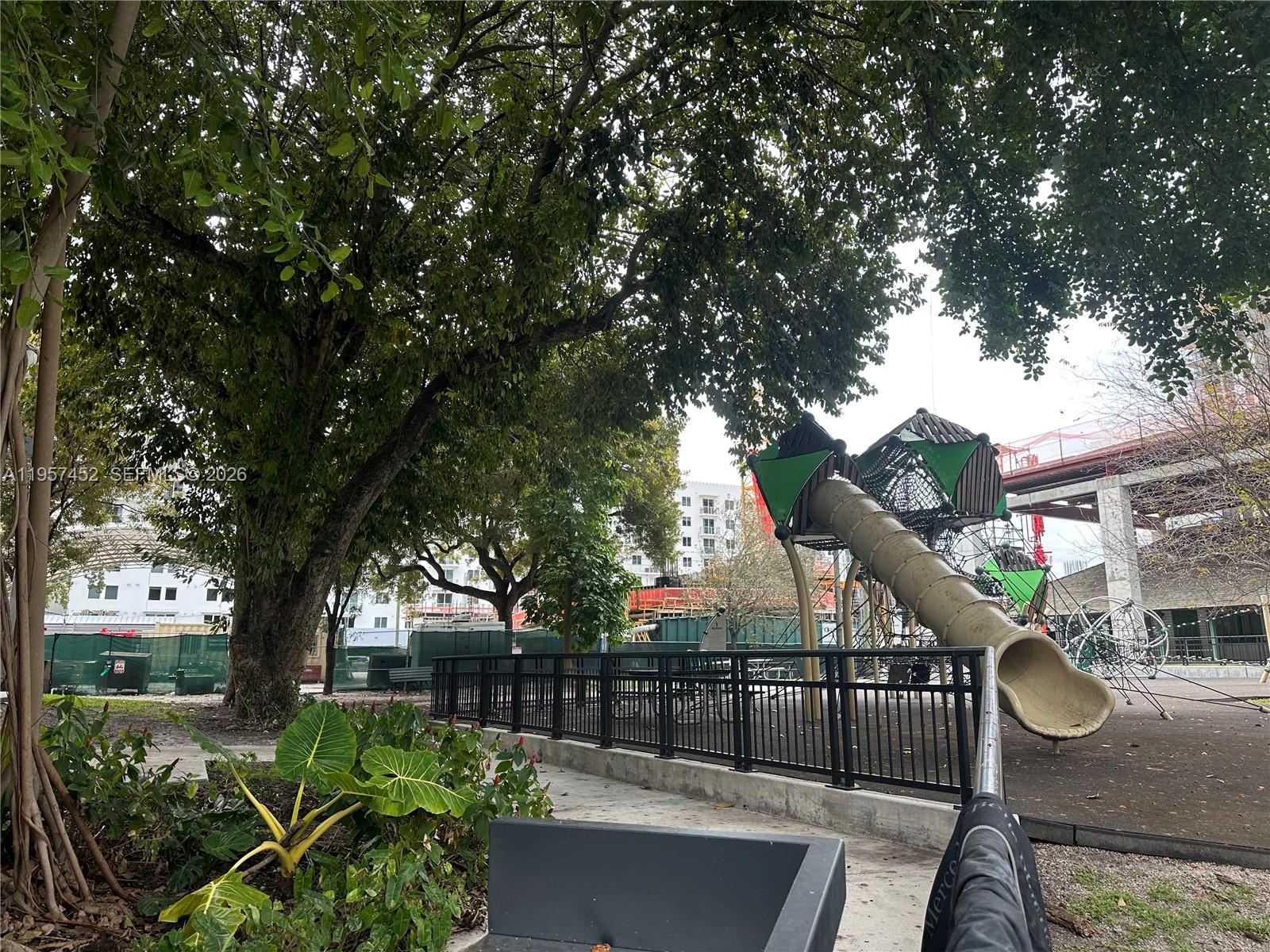 PARKVIEW AT BRICKELL COND - Residential