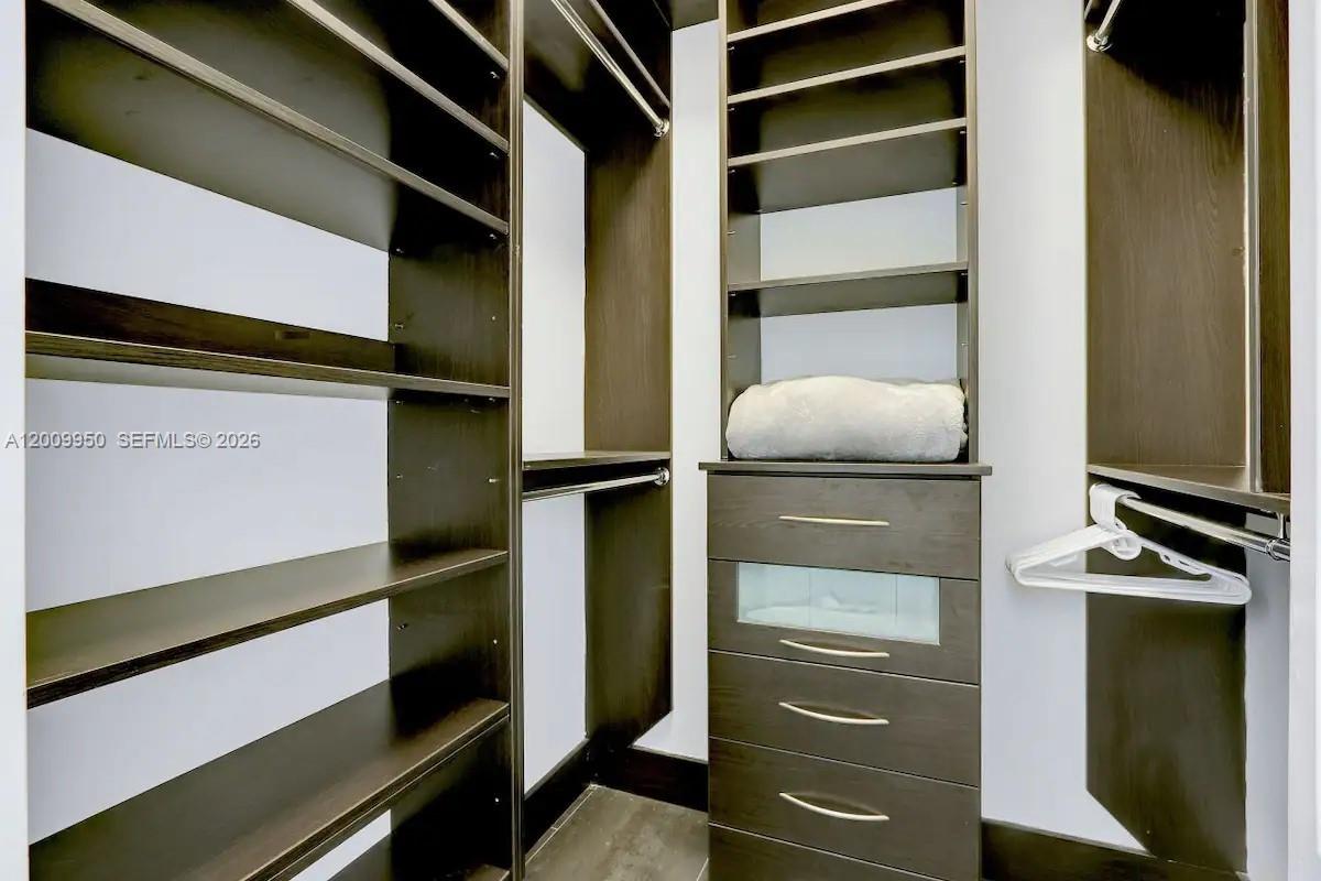 THE CLUB AT BRICKELL BAY - Residential