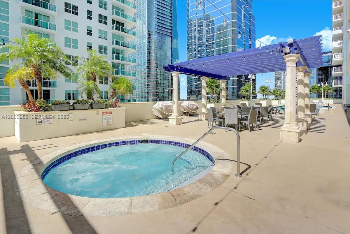 THE CLUB AT BRICKELL BAY - Residential