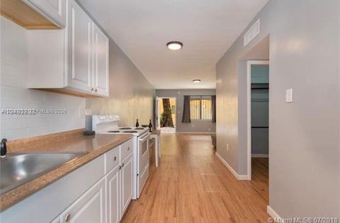 75 Washington Ave 9 Miami Beach FL 33139