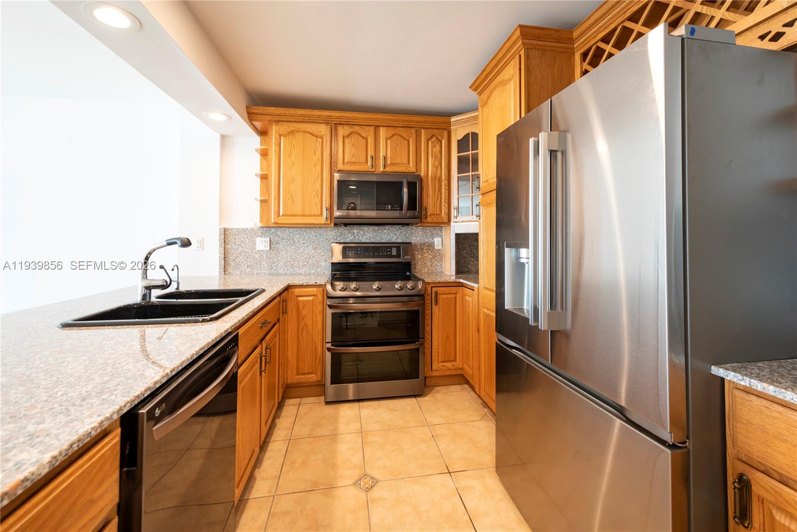 SEA AIR TOWERS CONDO - Residential