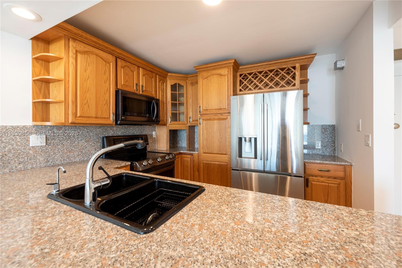 SEA AIR TOWERS CONDO - Residential