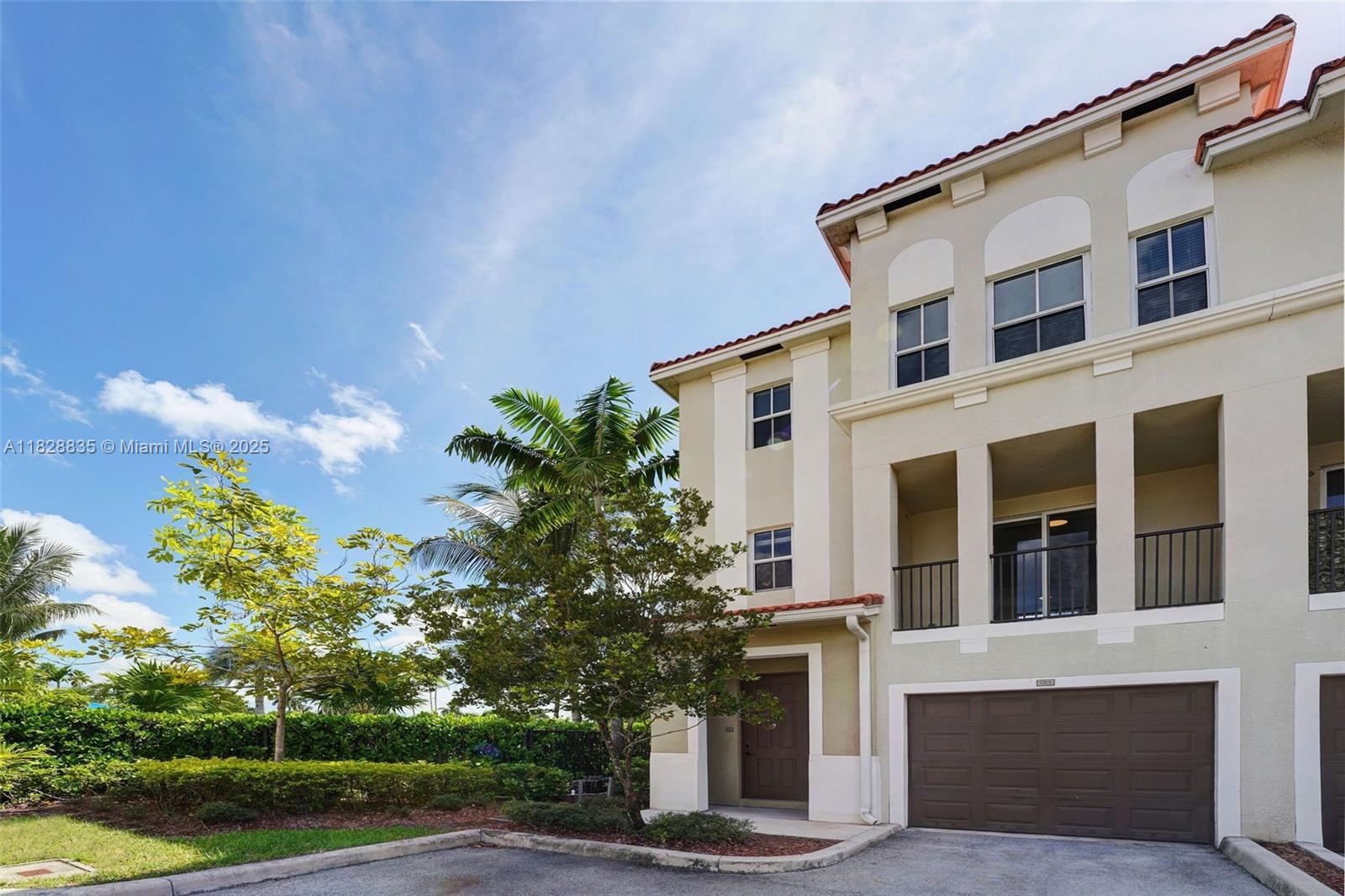10170 SW 7th St 33-102
