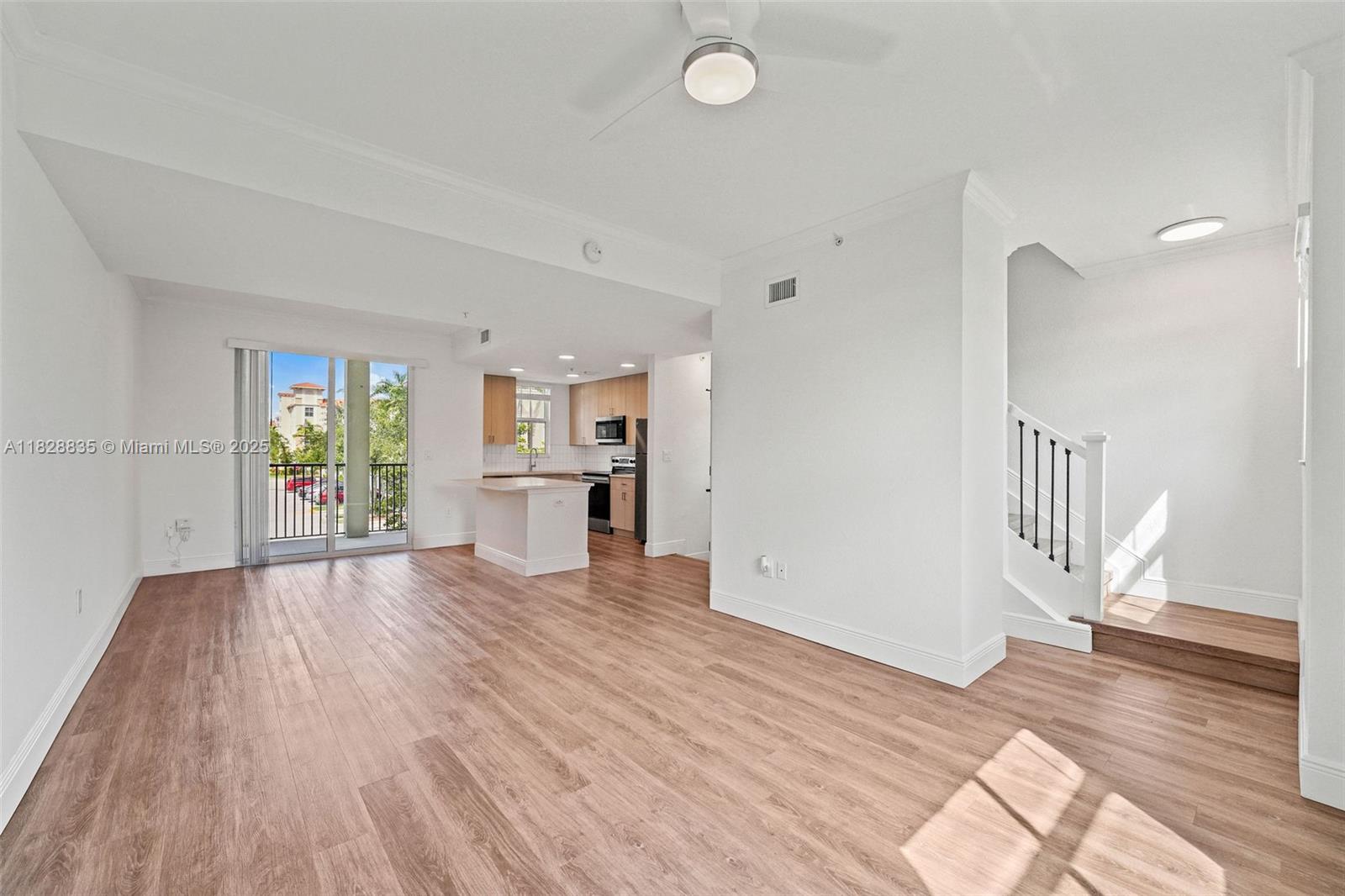 10170 SW 7th St 33-102