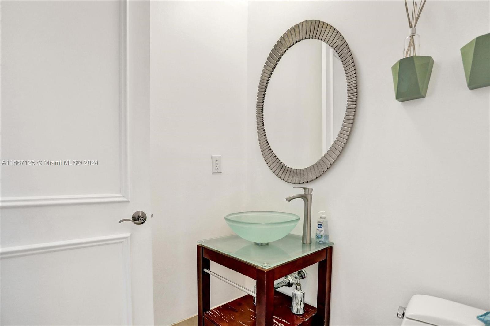 TRUMP PALACE CONDO - Residential