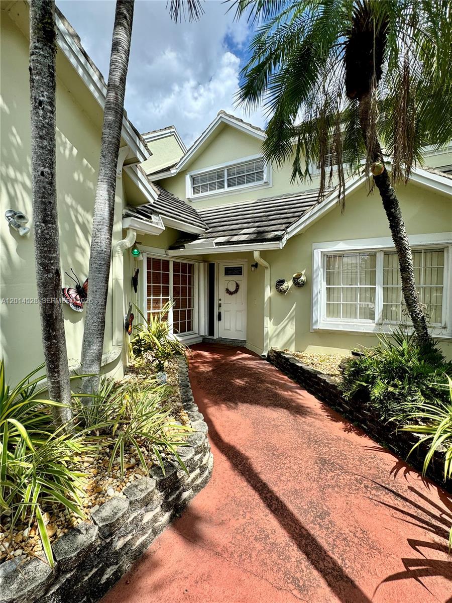 4745 NW 98th Pl