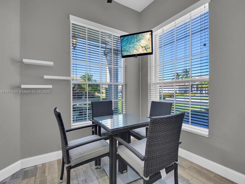 DEL VERA COUNTRY CLUB - Residential