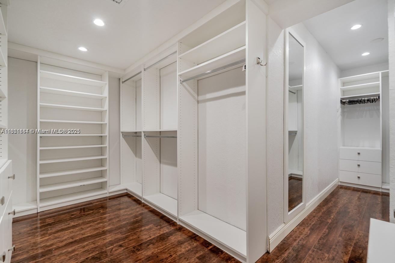 PARKWAY - Residential