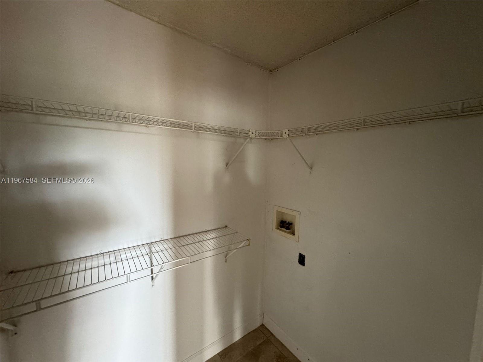 LAKES OF INVERRARY CONDO - Residential