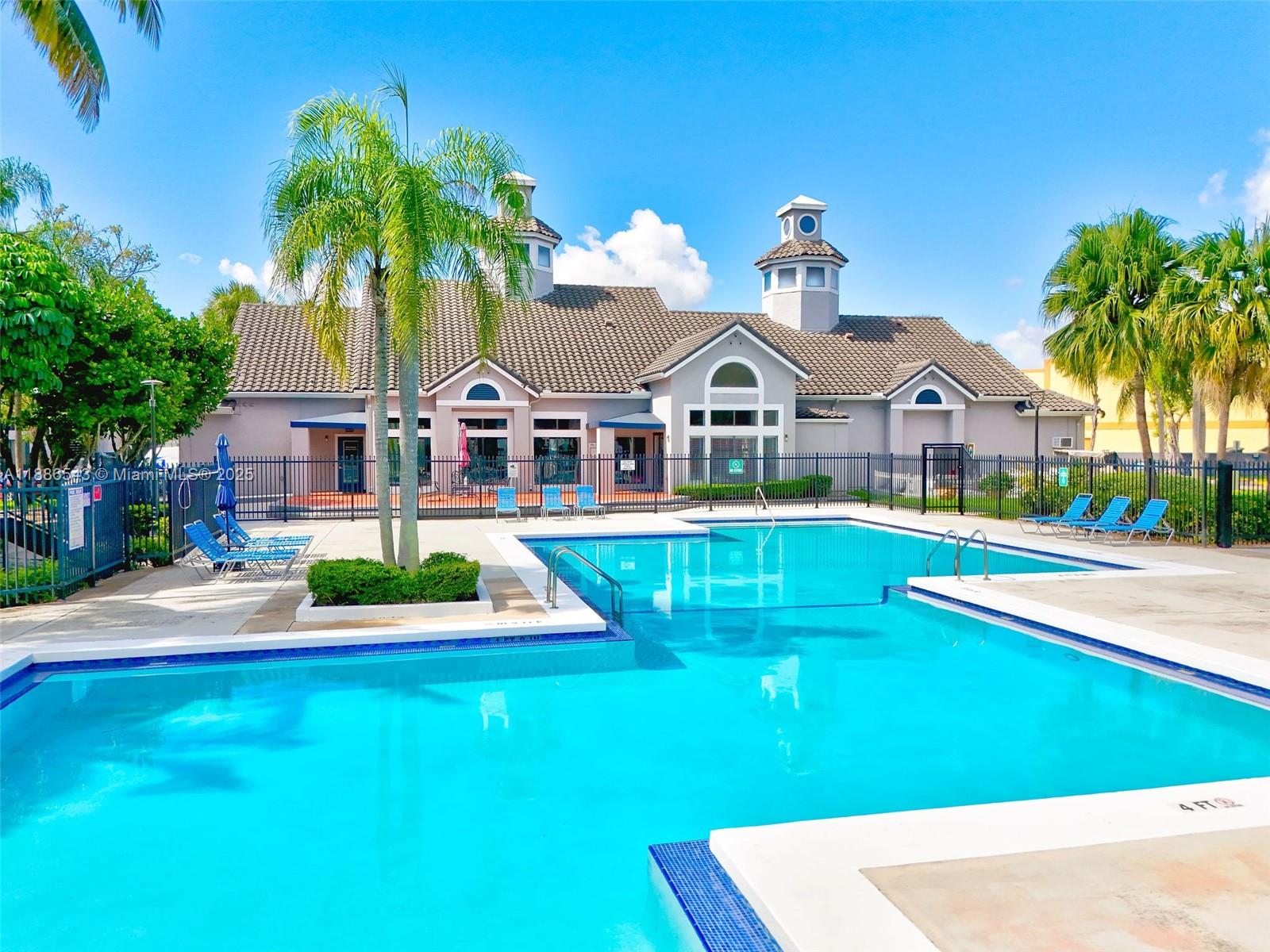 CORAL CLUB GARDEN VILLAS - Residential