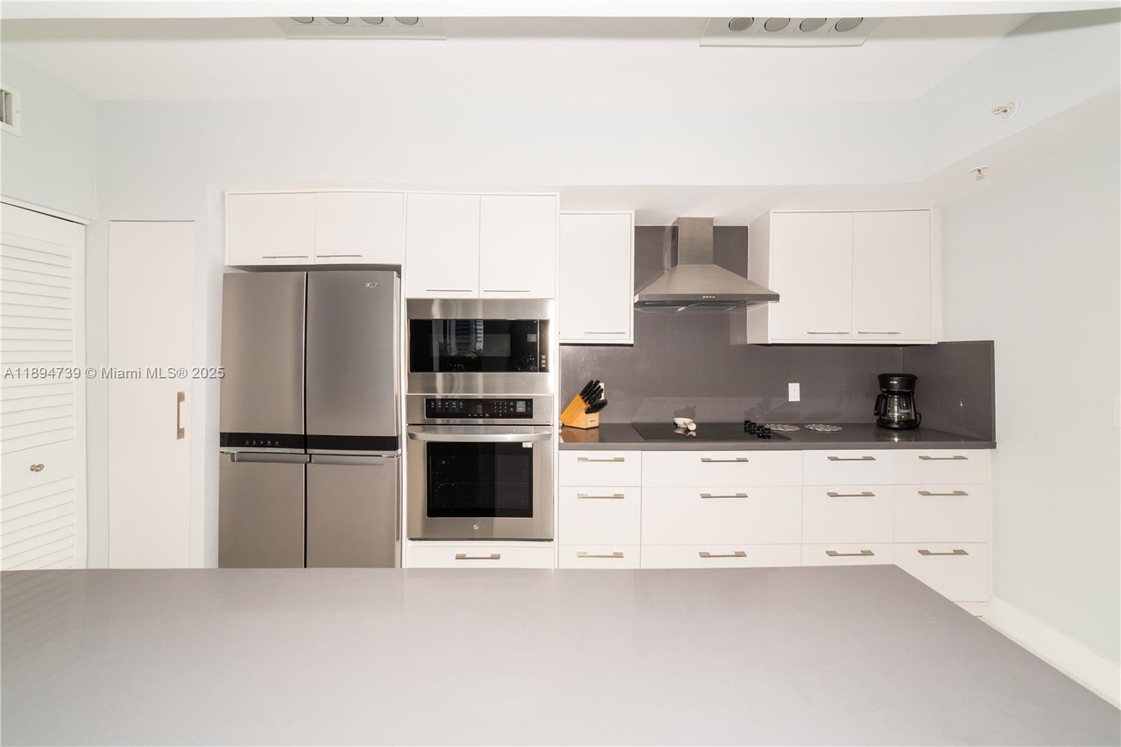PORTO BELLAGIO CONDO - Residential