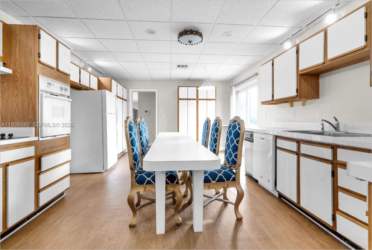 NARANJA LAKES CONDO NO 5 - Residential