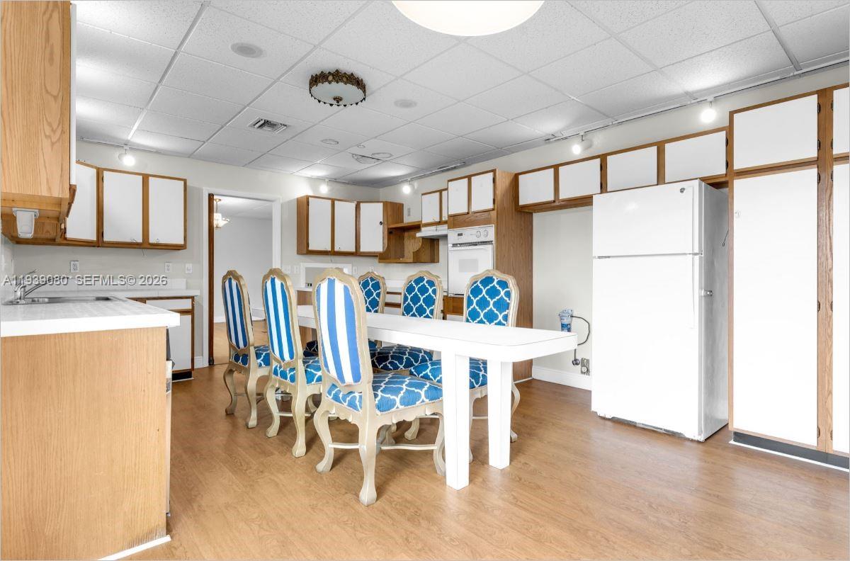 NARANJA LAKES CONDO NO 5 - Residential