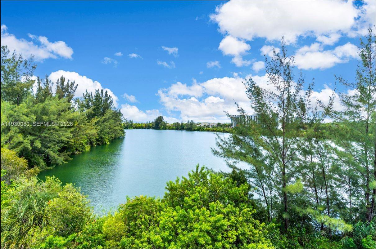 NARANJA LAKES CONDO NO 5 - Residential