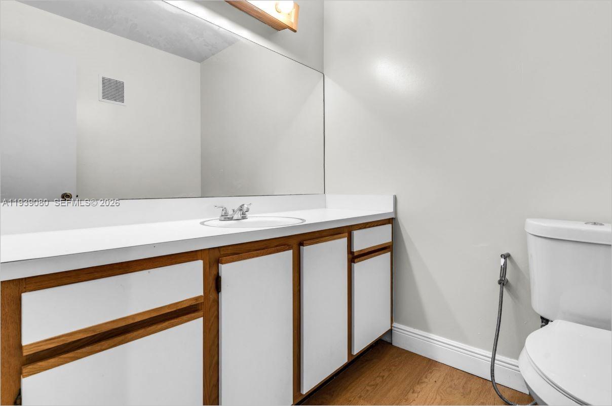 NARANJA LAKES CONDO NO 5 - Residential