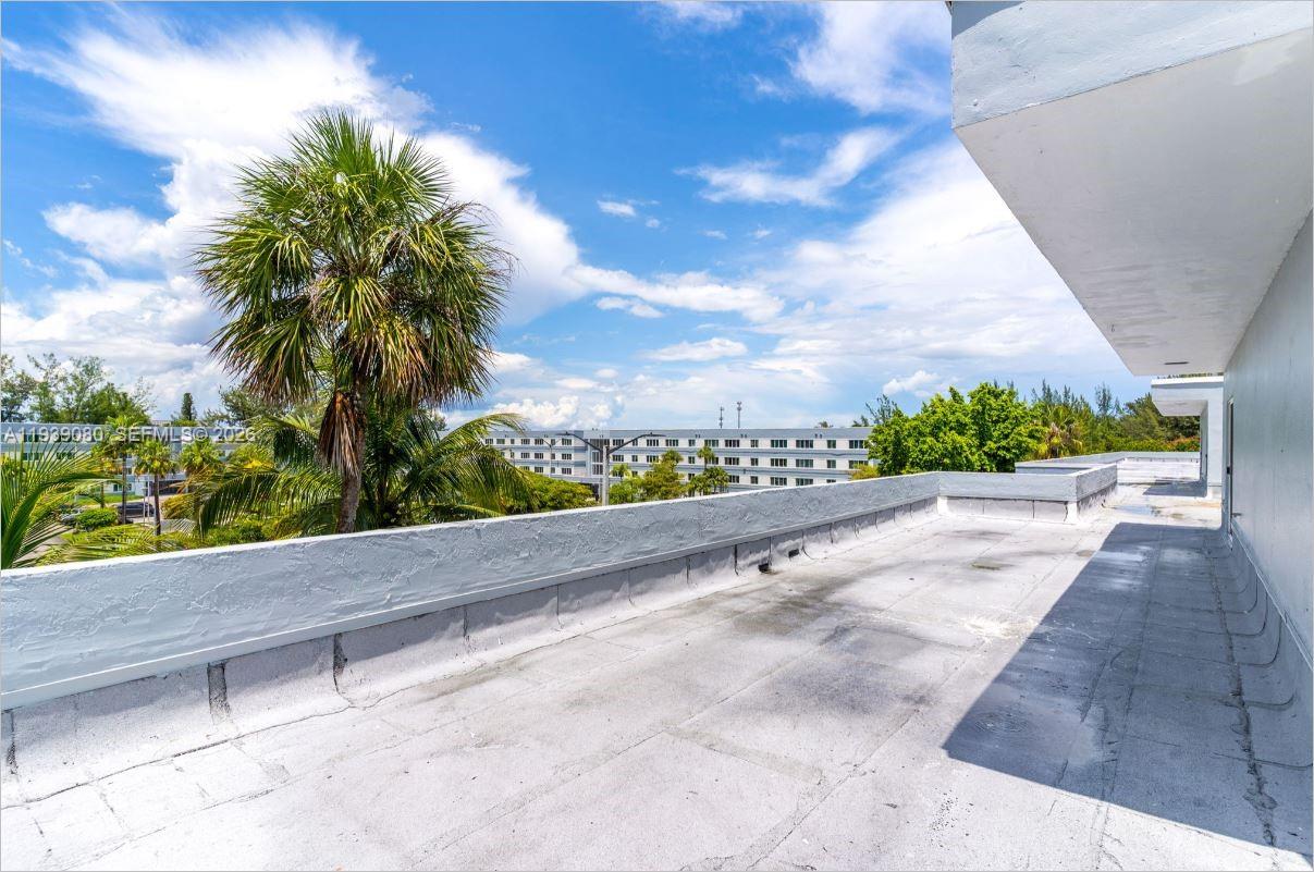 NARANJA LAKES CONDO NO 5 - Residential